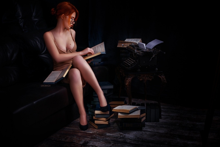 Голая с книгой