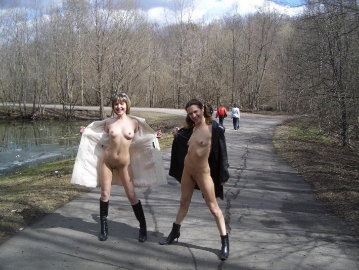 Баба разделась на спор