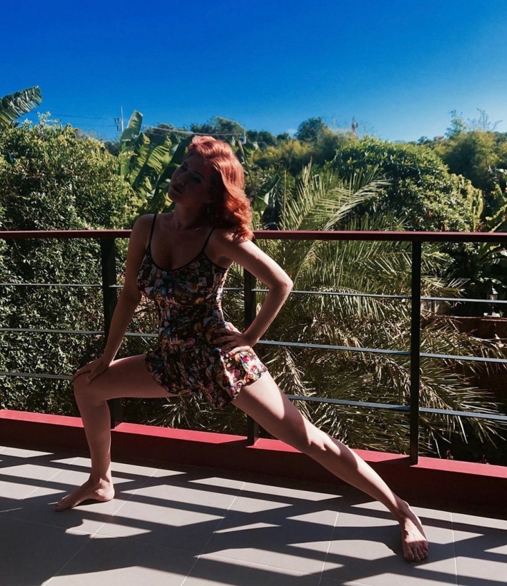 Актриса рыжая