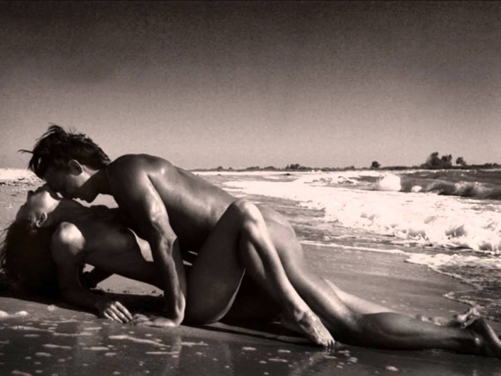 Красивые голые мужчины и женщины