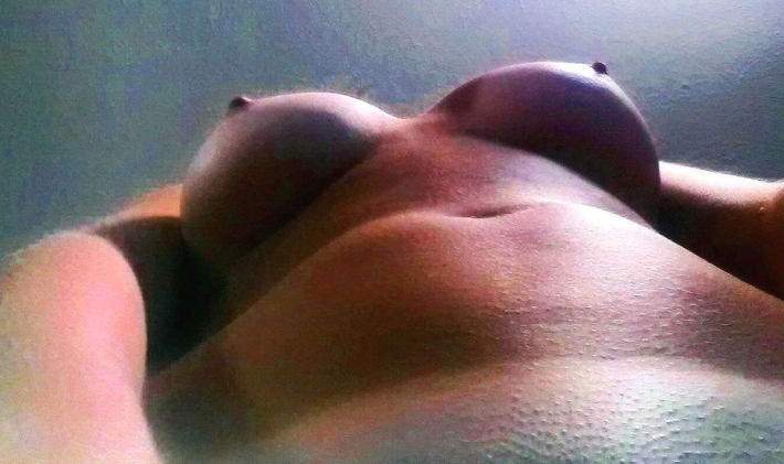 Голые сиськи женщин без лица