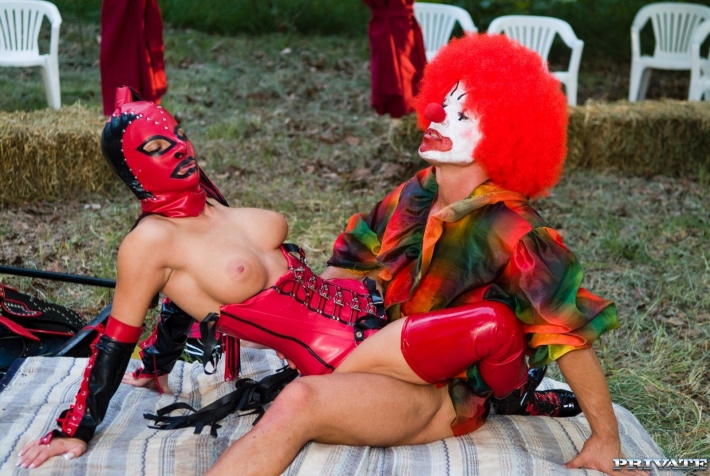 Красный нос клоун