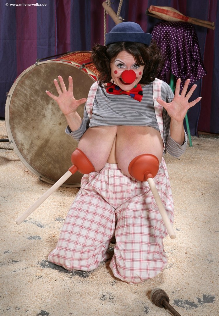 Клоун девушка