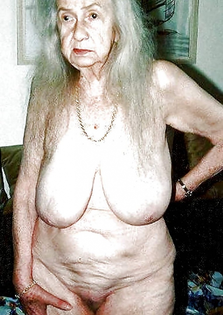 Очень старые голые старухи