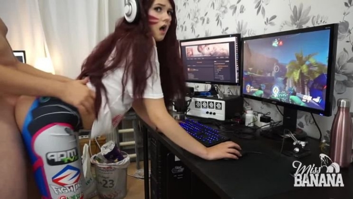 Карина стримерша