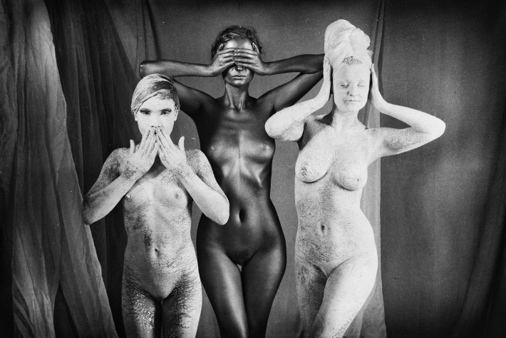 Театральные постановки в стиле ню