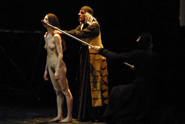 Театр голых актеров