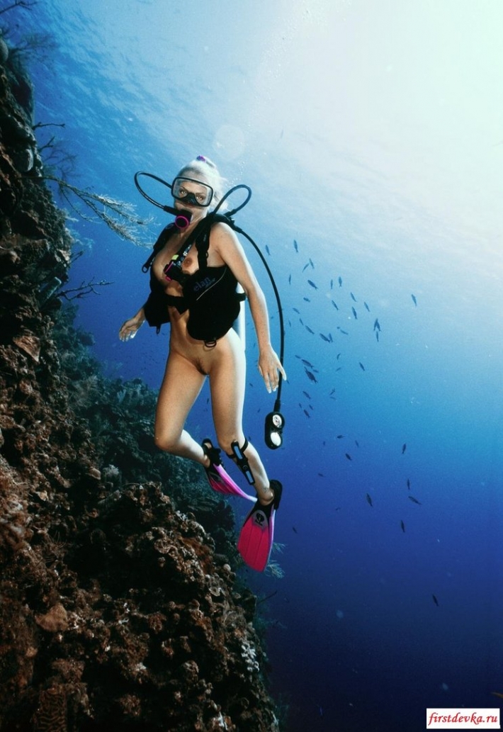 Девушка дайвер