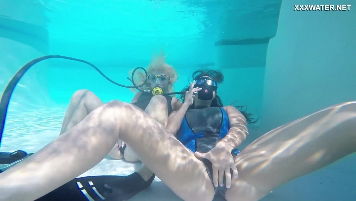 Под водой порно