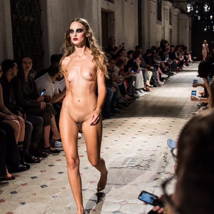 Модели на подиуме