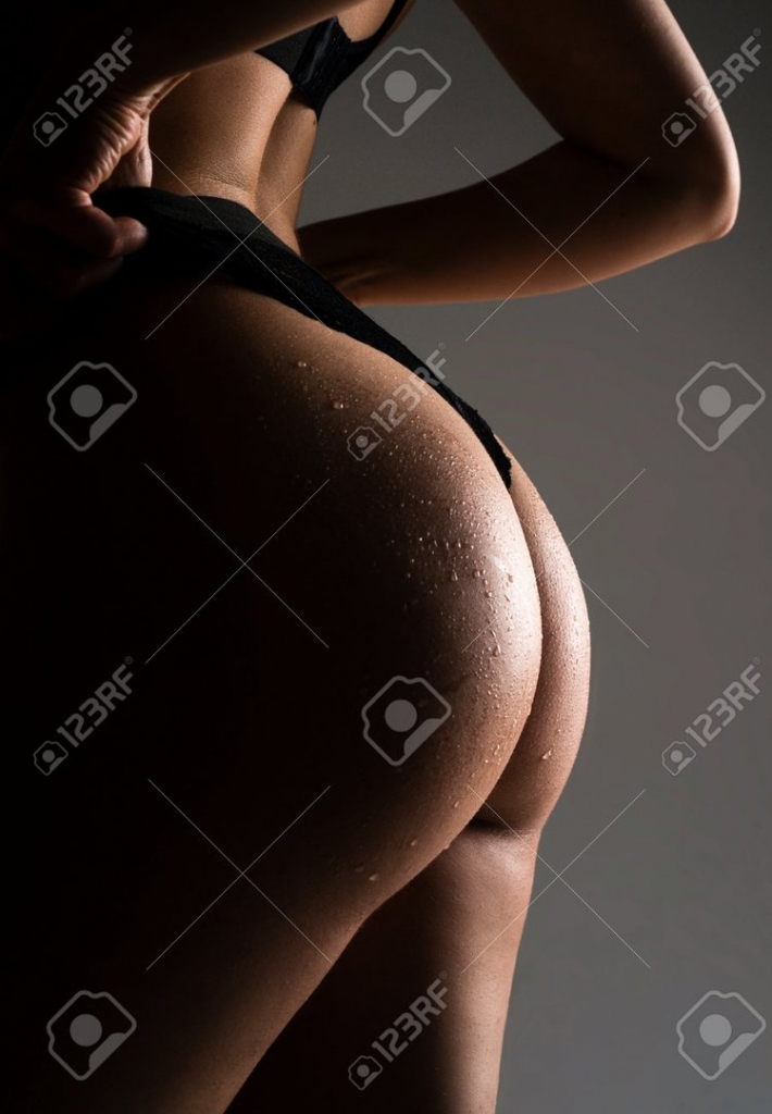 Красивые женские попы и грудь