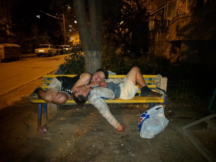 Голые алкаши