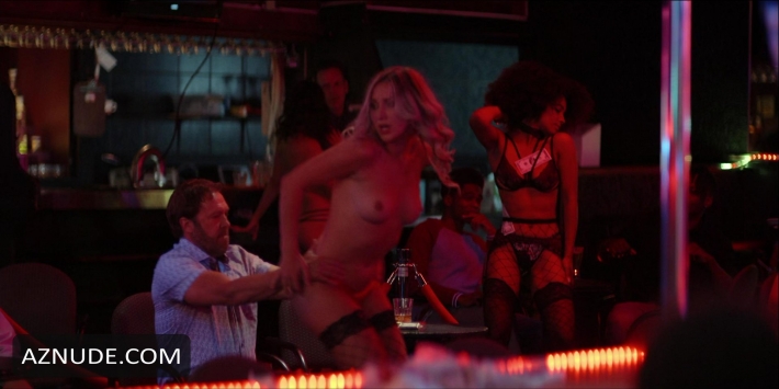 Стриптиз в клубе