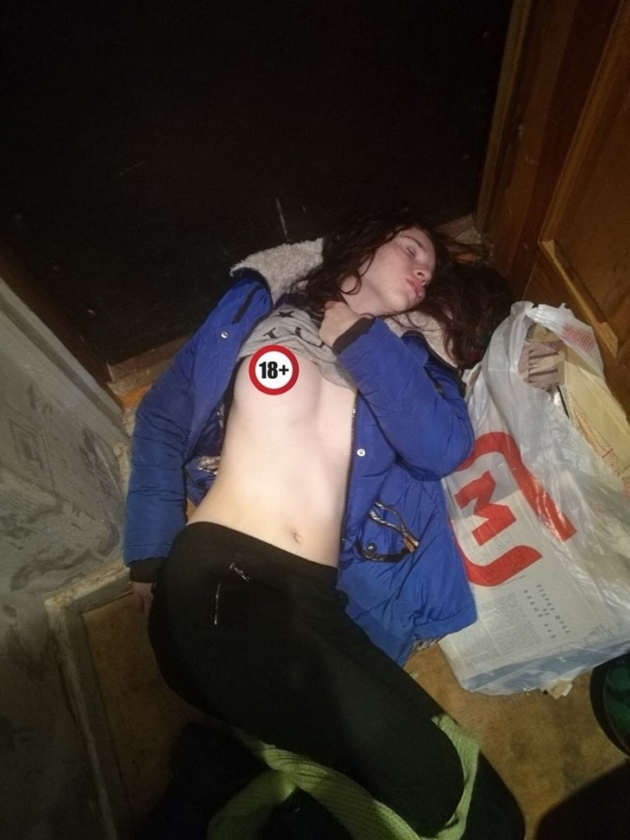 Девушки подростки деграданты