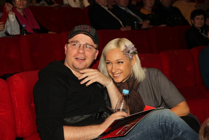 Юлия лещенко жена гарика харламова