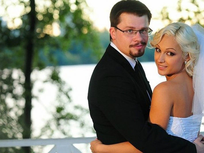 Харламов гарик женился третий раз